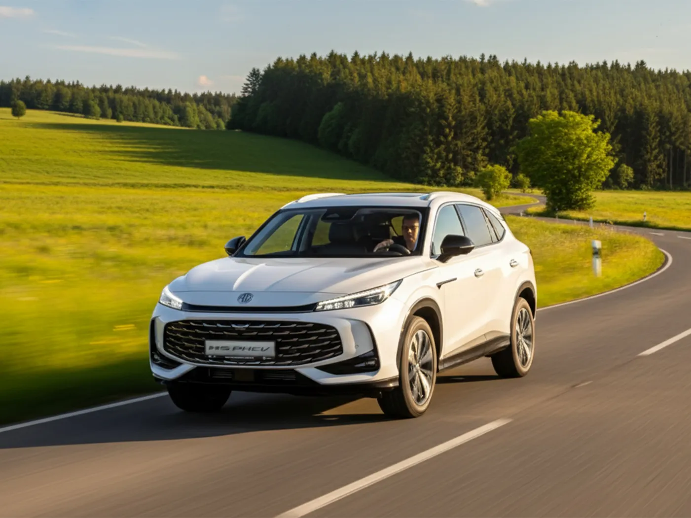 MG HS PHEV operativní leasing - Lenner Motors